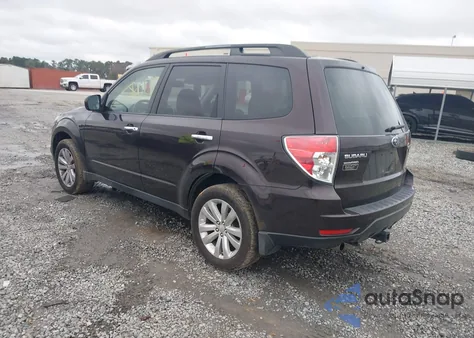 2013 Subaru Forester 2.5X Premium z USA, uszkodzony, nr VIN JF2SHADC6DG407752